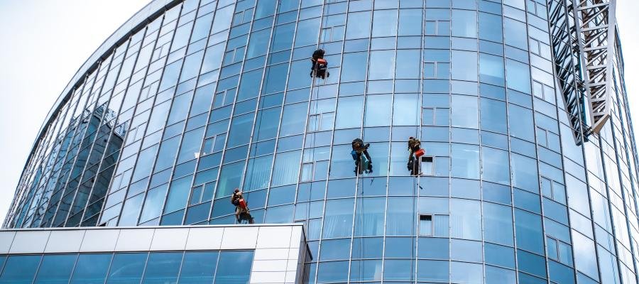 Facade Deep Cleaning Services